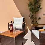 Dany - Apartment With Large Balcony And Sea View