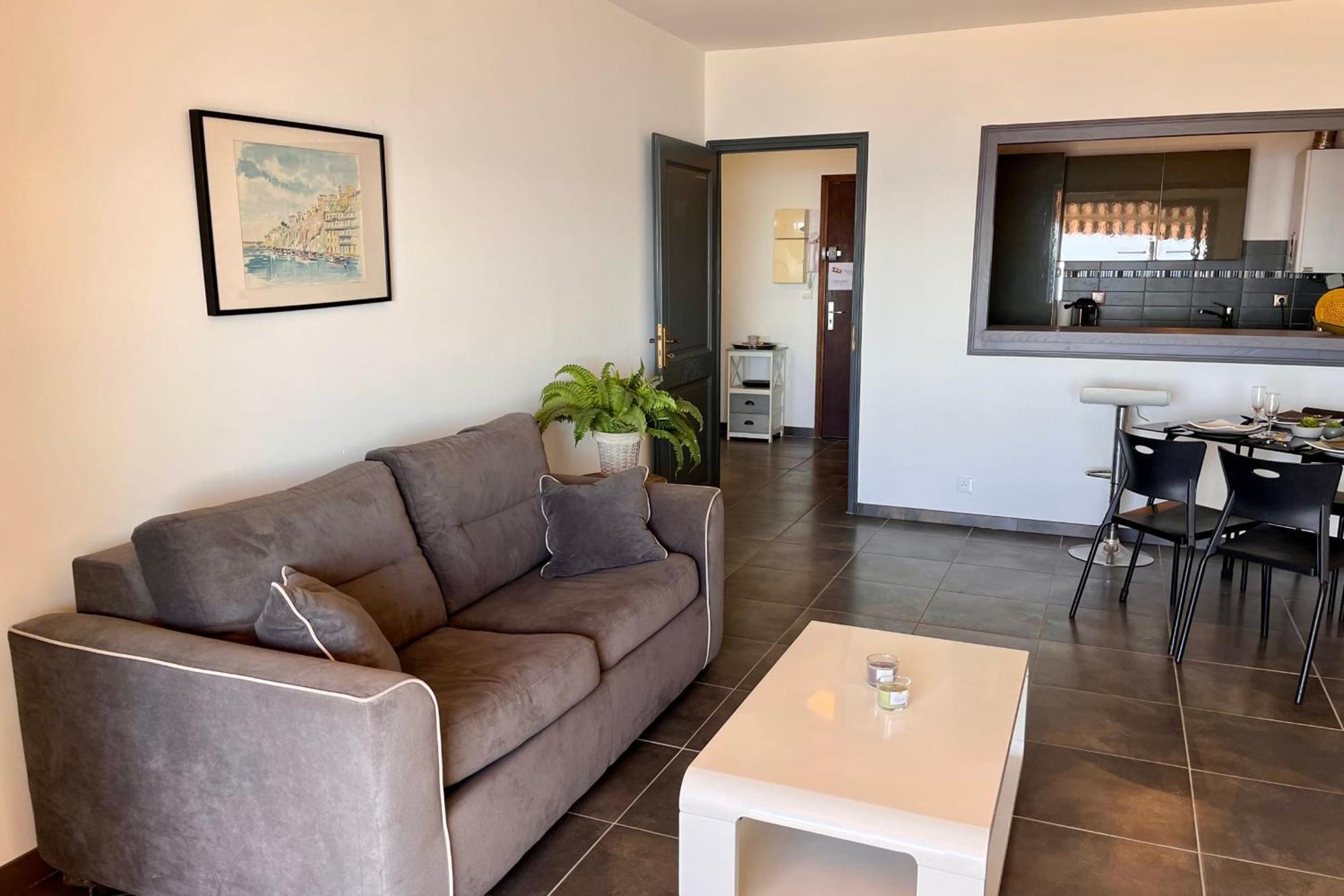 Dany - With Large Balcony And Sea View *